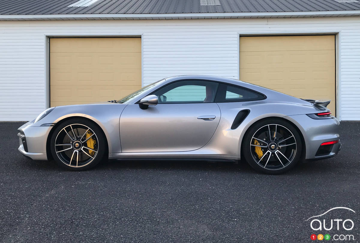 Porsche 911 Turbo S 2021, profil